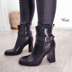 Bottines talons classiques boucle noir
