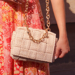 Pochette matelassé osier & chaine dorée
